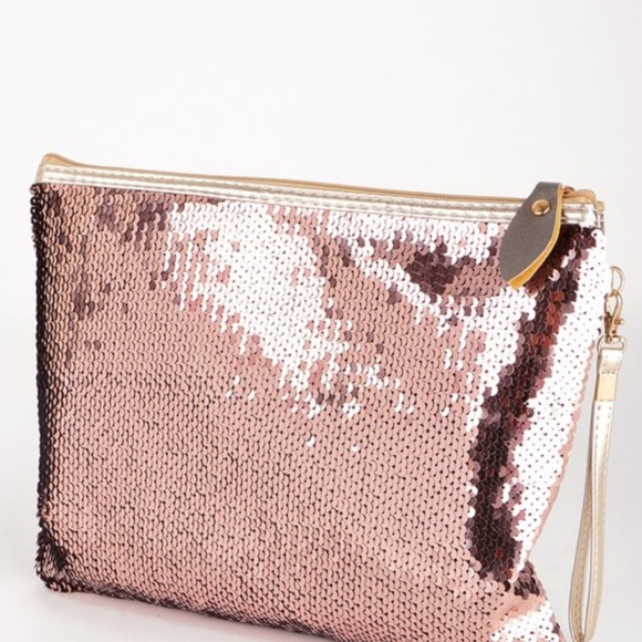 ❤️LAST 1!! Rose Gold Sequin Clutch w/wrist Strap - Picture 4 of 4